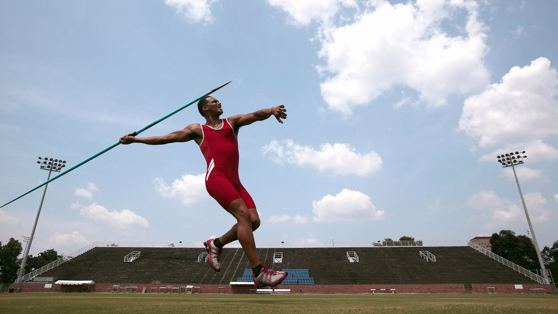 乐鱼体育APP官方下载-“电动冲浪：马鞍山赛场极速与环保并行，观众热血沸腾”